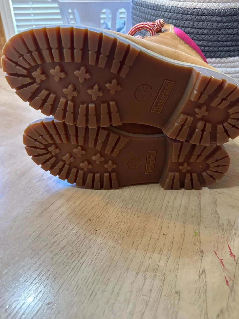 Timberland Wheat Nubuck Boot with Pink Collar and Multicolor Laces - Picture 5 of 5